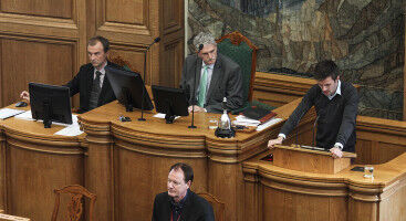 N�r politikere f�r magt, bliver deres sprog knudret