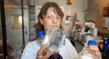 Scientists transform plastic waste into efficient CO2 capture materials